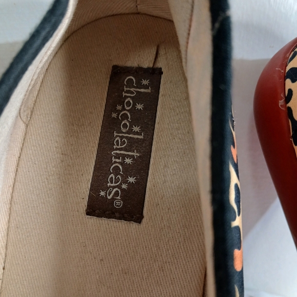 Chocolaticas Black and Tan Leopard Print Mary Jane Flats - Picture 2 of 6